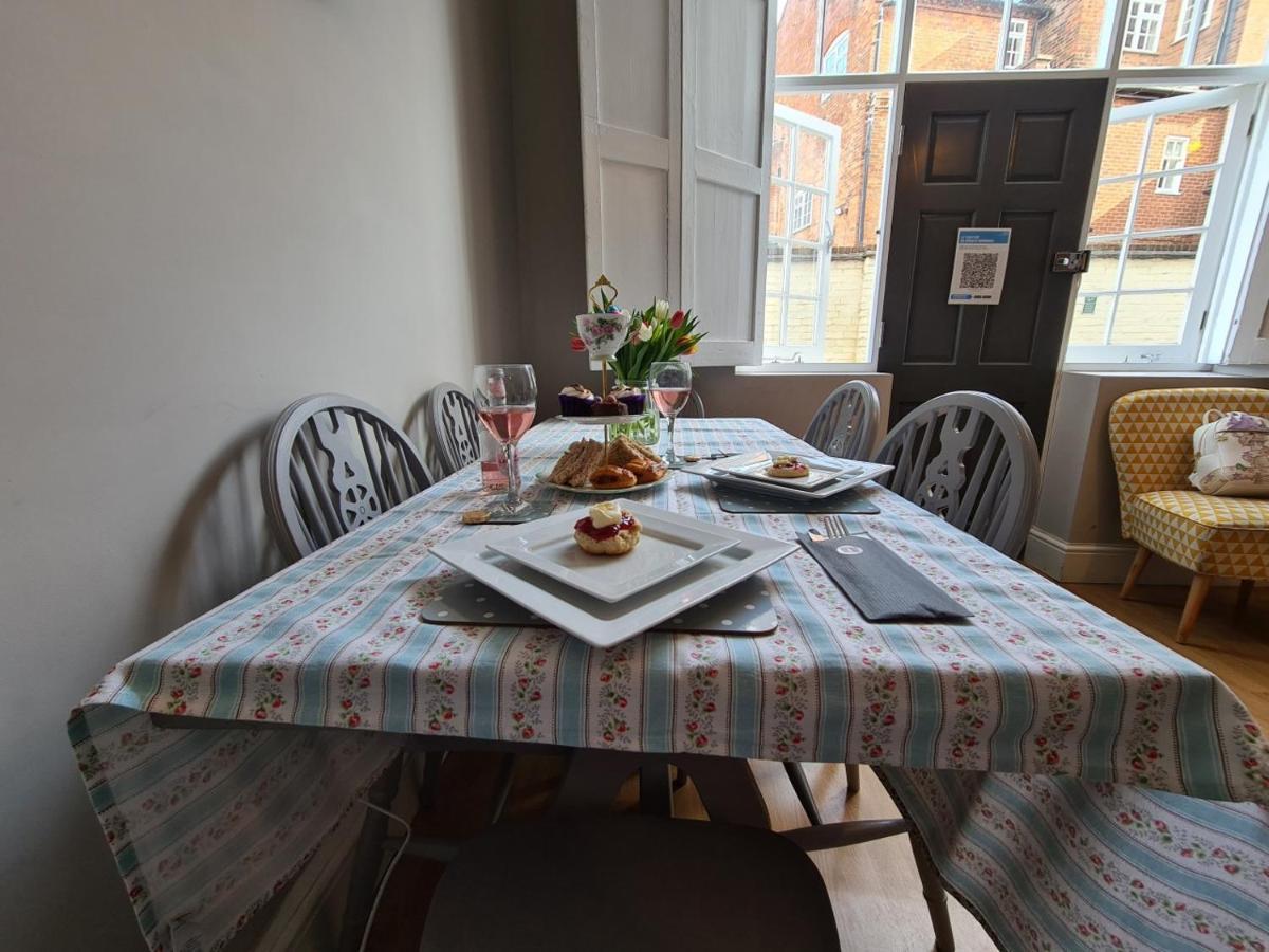 Coopers, Ground Floor Apartment With 2 Bedrooms And 2 Bathrooms Within A Georgian Listed Building Burton-upon-Trent Eksteriør billede