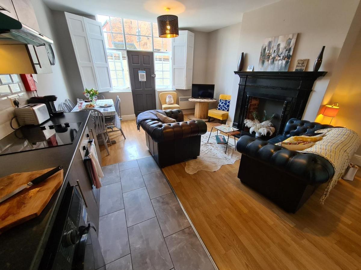 Coopers, Ground Floor Apartment With 2 Bedrooms And 2 Bathrooms Within A Georgian Listed Building Burton-upon-Trent Eksteriør billede