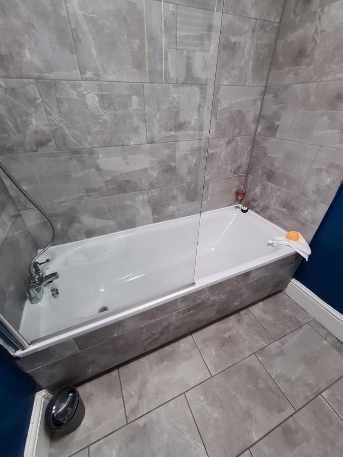 Coopers, Ground Floor Apartment With 2 Bedrooms And 2 Bathrooms Within A Georgian Listed Building Burton-upon-Trent Eksteriør billede