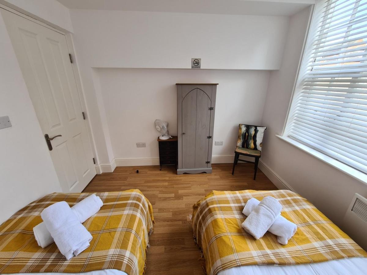 Coopers, Ground Floor Apartment With 2 Bedrooms And 2 Bathrooms Within A Georgian Listed Building Burton-upon-Trent Eksteriør billede