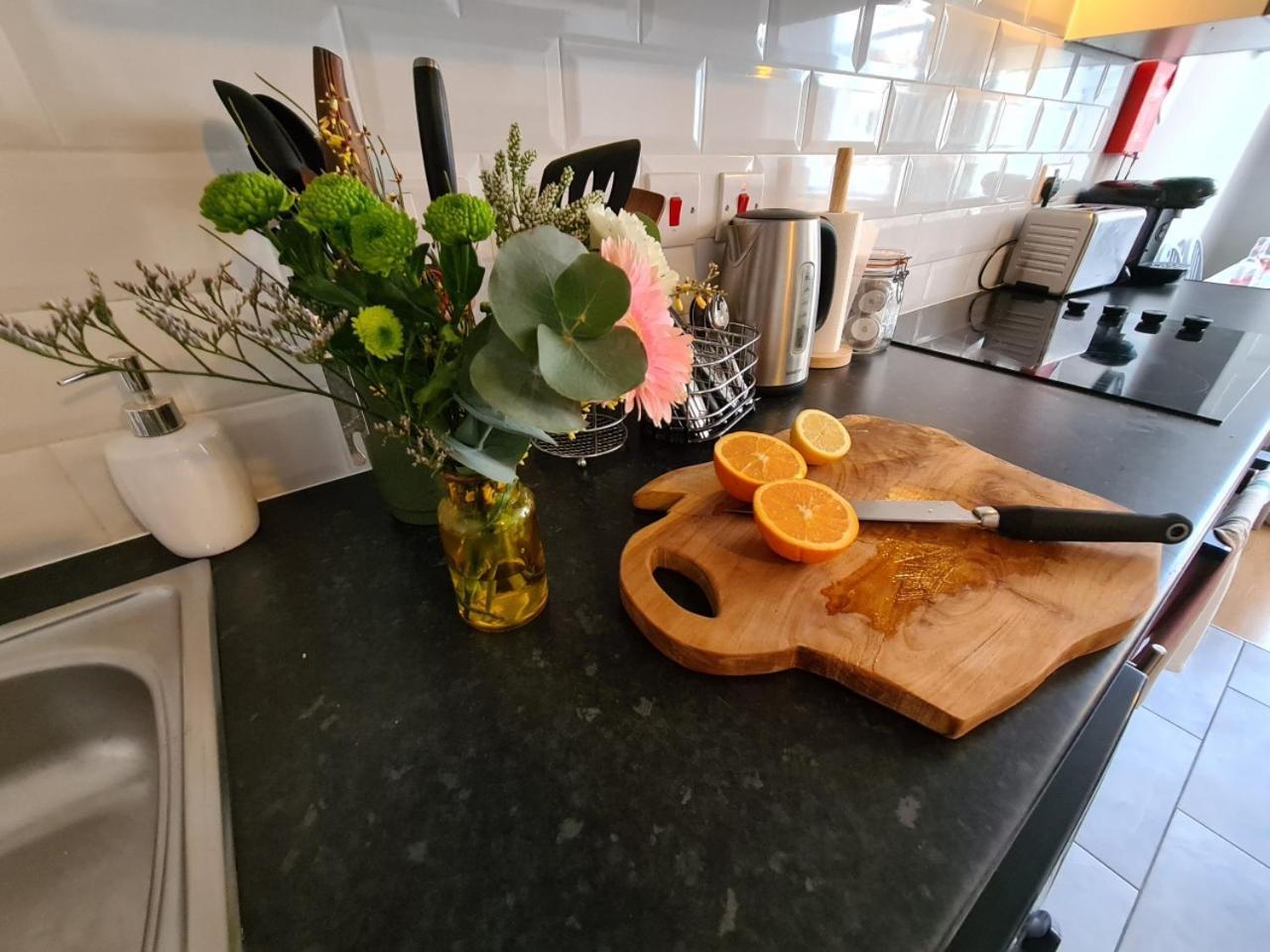 Coopers, Ground Floor Apartment With 2 Bedrooms And 2 Bathrooms Within A Georgian Listed Building Burton-upon-Trent Eksteriør billede